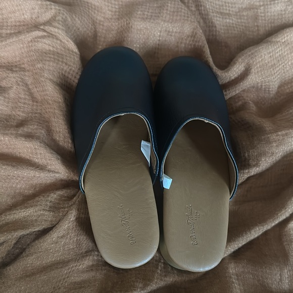 Universal Thread black faux wood clog - Picture 5 of 5